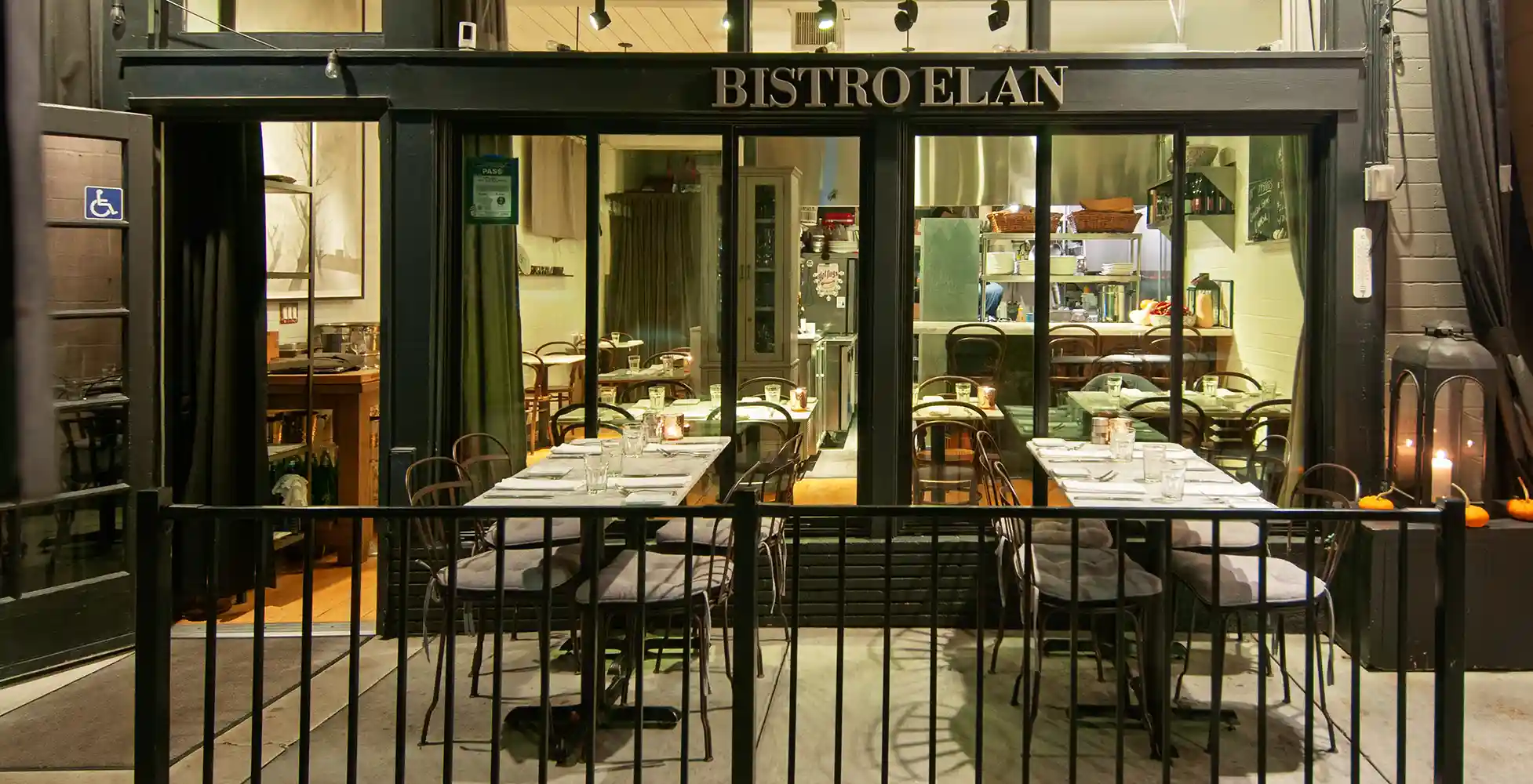 Exterior view of Bistro Elan, a charming restaurant near California Avenue in Palo Alto, Silicon Valley, showcasing its inviting entrance and ambiance.
